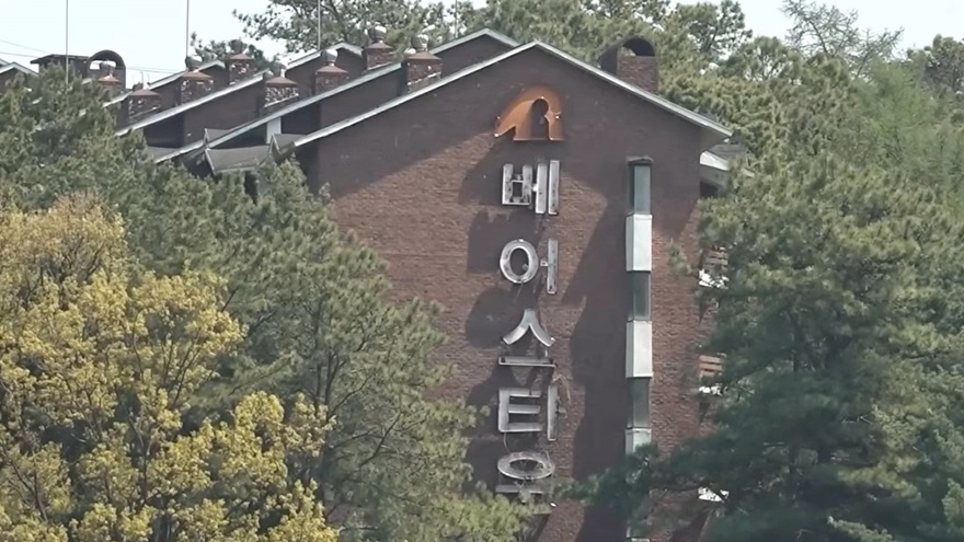 3년째 멈춘 베어스타운.00_01_18_20.스틸 002.jpg