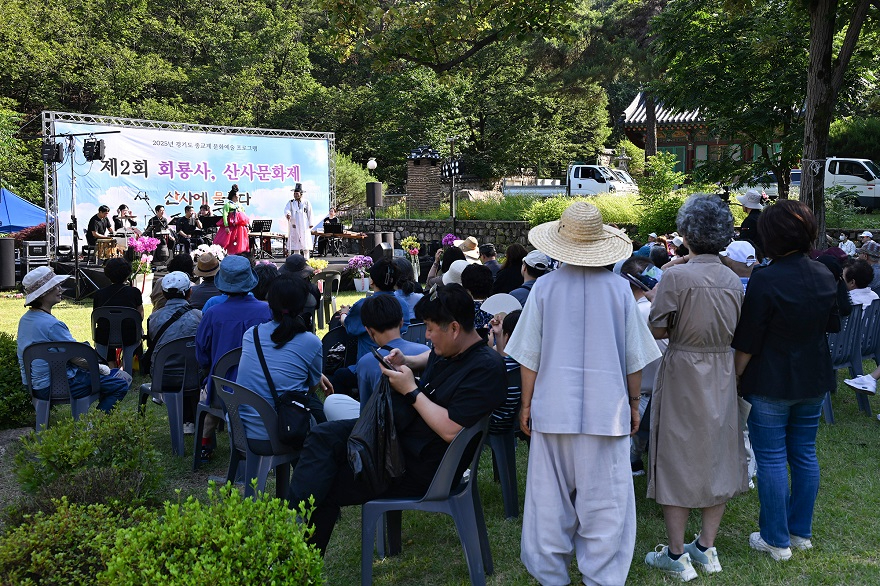 2.문화예술과(의정부시, 제2회 회룡사 산사문화제 ‘산사에 물들다’ 성료)3.jpg
