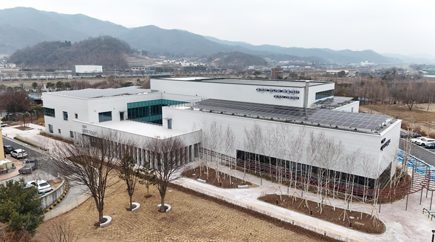 1 더 큰 행복 포천시가족센터 전경.jpg