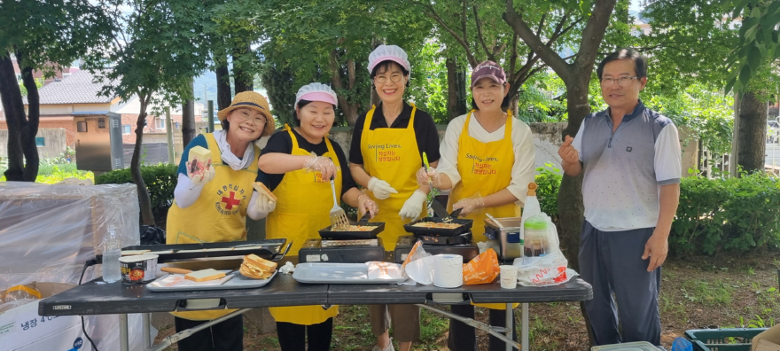 [포맷변환]4-1 포천시 대한적십자사 영북봉사회, ‘사랑의 토스트’ 나눔 활동.jpg