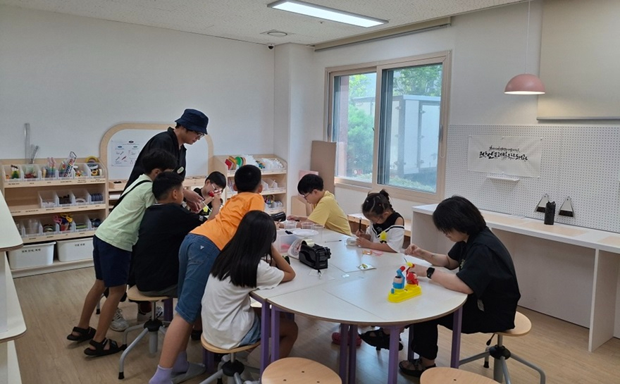 4.도서관과(의정부시, 고산센트레빌 작은도서관 어린이작업실 '모야' 운영)1.jpg
