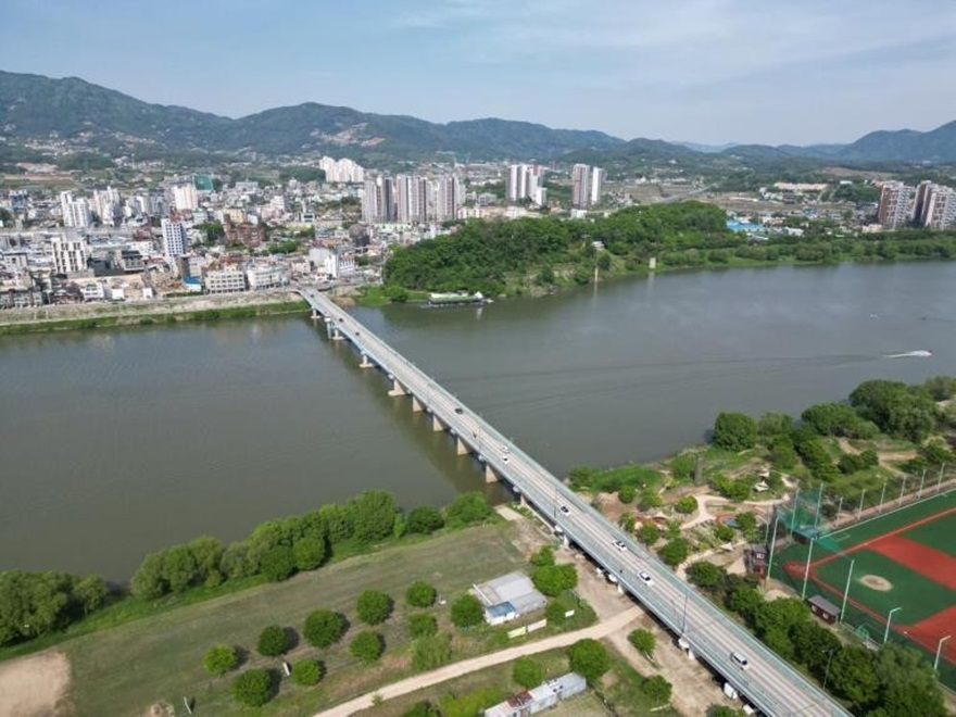9d382859-0ef9-4ff7-a861-002a9d1af547.jpg