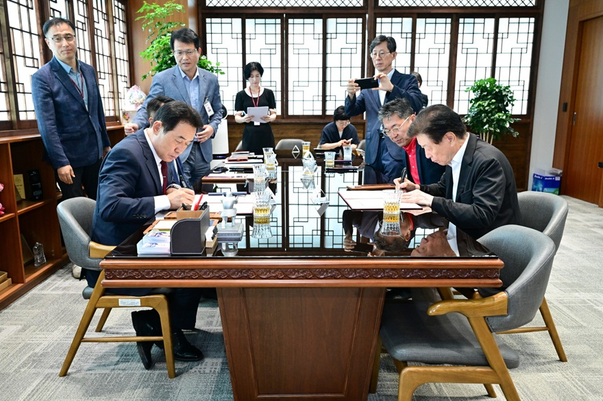 1-4 포천시, 배우 이정길 홍보대사 위촉.jpg