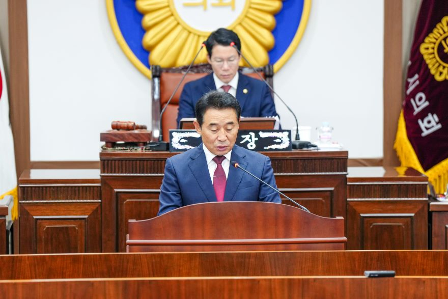 백영현 의회출석.jpg