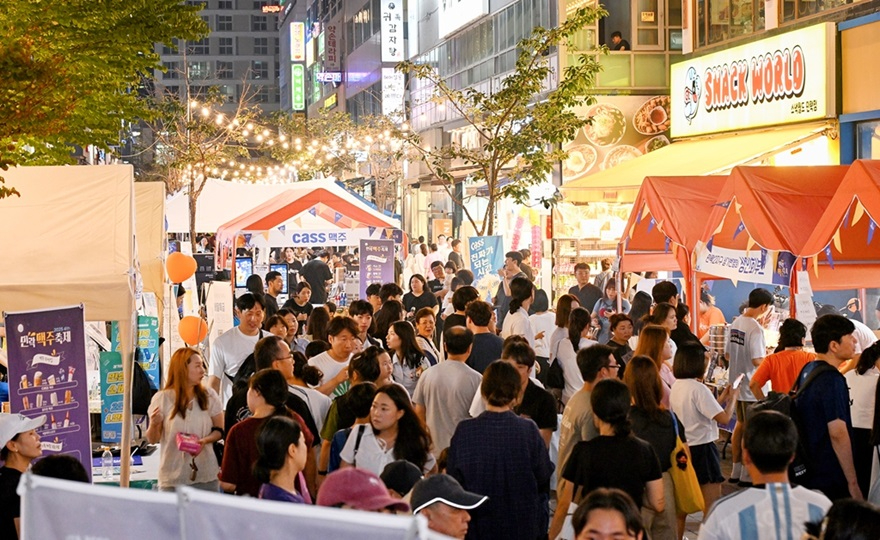 일자리정책과(비도 막지 못한 열기…의정부 민락맥주축제 시민 발길 북적)5.JPG
