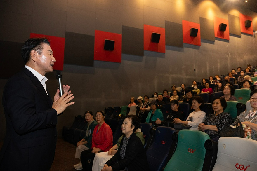 2.노인복지과(일자리도 문화도 풍성하게…의정부시, 노인일자리 참여자 문화 활동 진행)2.jpg
