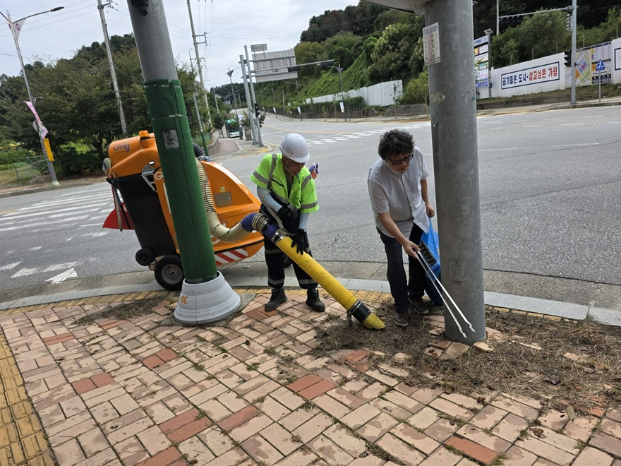 (가)가평군 공무원‧기관단체 총출동… “구석구석 대청소”3.jpg