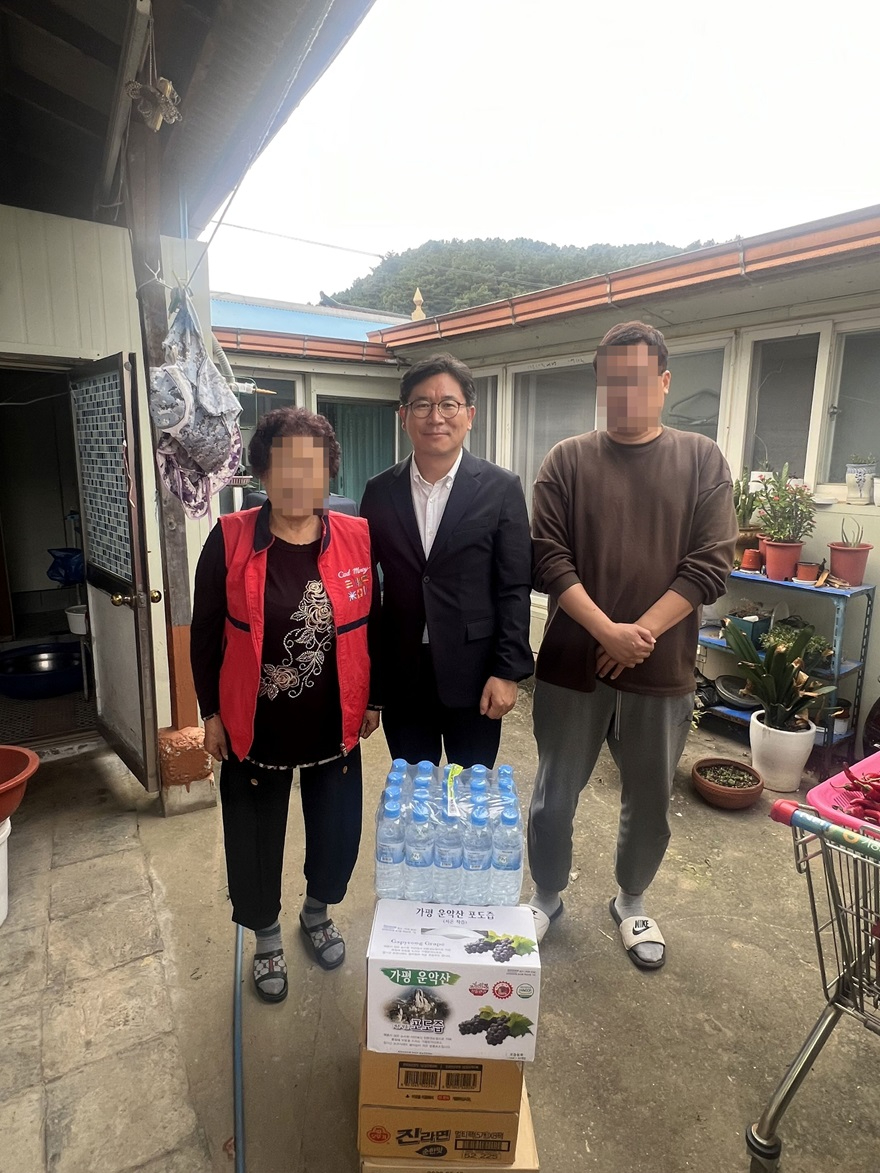 (2)가평 청평면, 추석 앞두고 이재민 위문품 전달.jpg