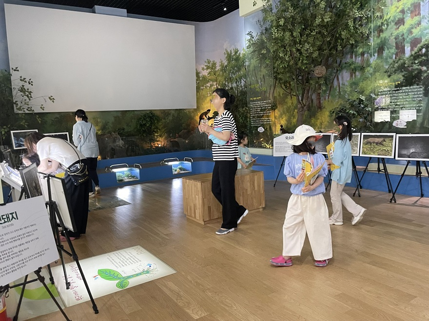 (다)가평군, 명지산생태전시관서 가을 전시회 개최1.jpg