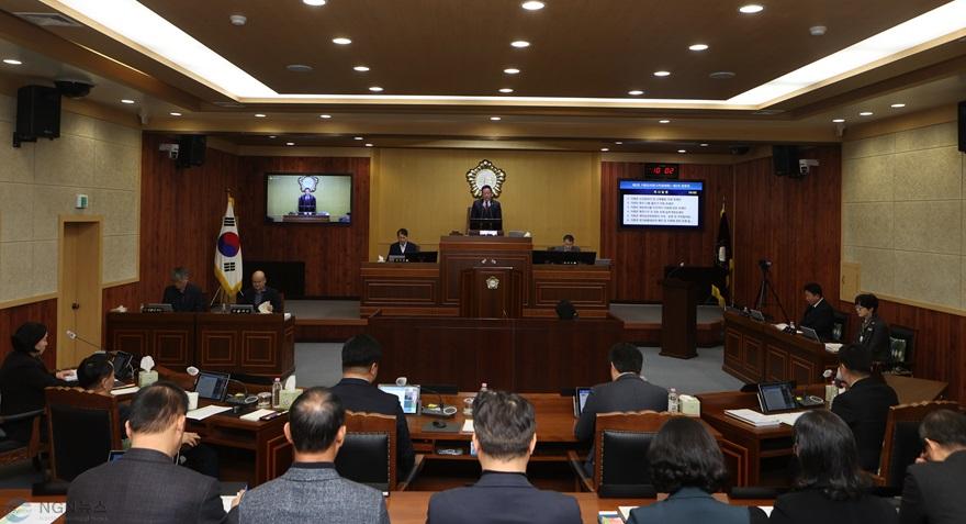 20251217 보도자료(제334회 가평군의회 제2차 정례회 폐회).JPG