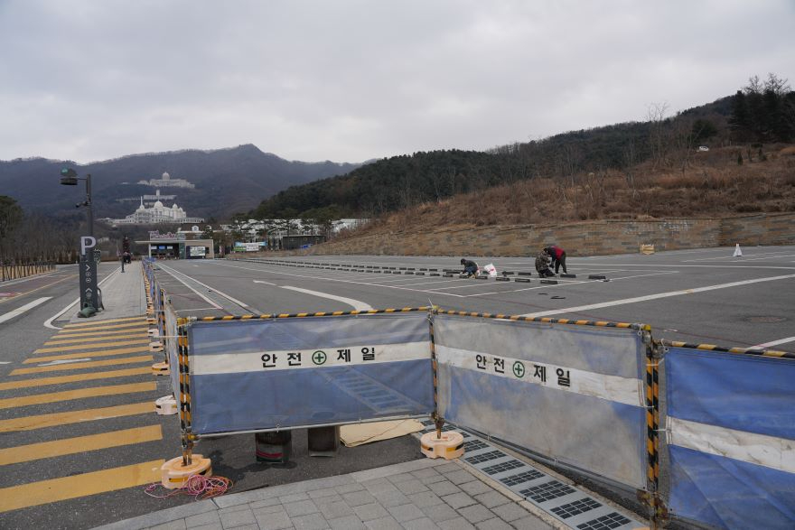 베고니아주차장 패쇄2.JPG