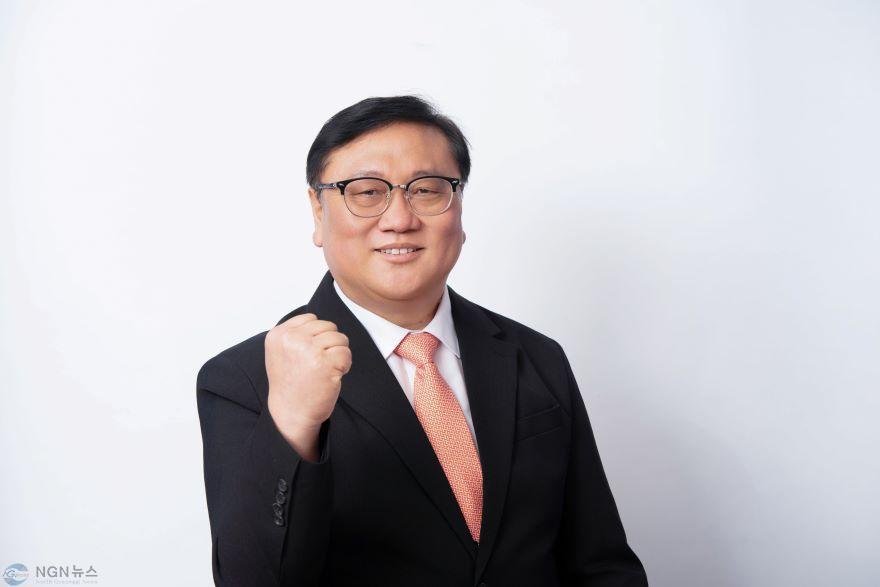 김경태에비후보에정장.jpg