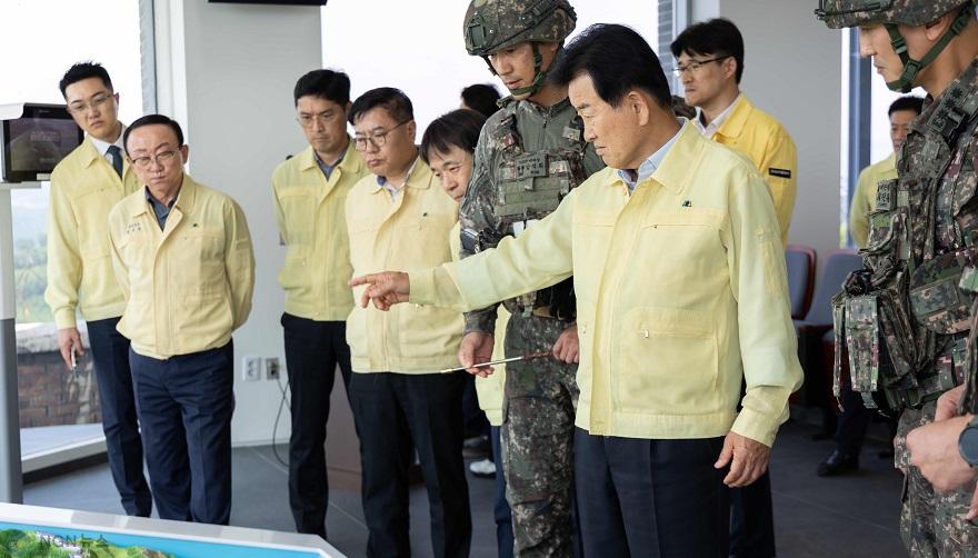 1.김덕현 연천군수, 임진강 수해방지시설 유관 기관 합동 점검3.jpg