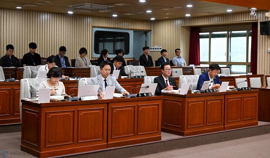 제302회 연천군의회 임시회 본회의 1차03.jpg