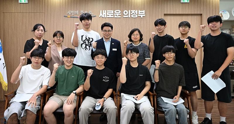 사본 - 1.교육청소년과(김원기 의정부시장, 고등학생들의 7가지 정책 제안에 귀 기울이다)1.jpg