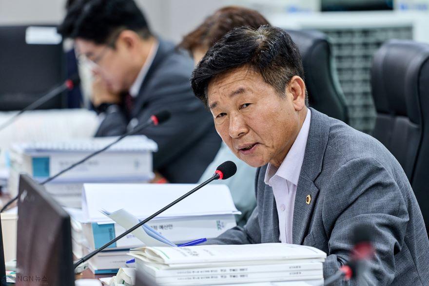 박영선 예산결산 26.916.jpg