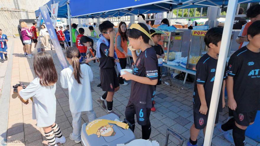 아라한 축구 먹고보자.JPG