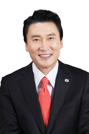 박경수 “관료 vs 경영인 선택… 당원이 미래 결정”. “책임당원 70% 룰, 경선 ‘당심 대결’ 본격화”