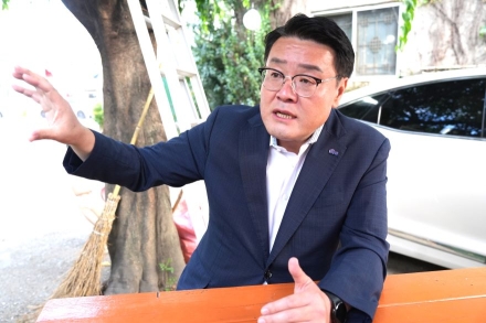 [직격인터뷰] 포천에 집 두고 가평 모텔살이…연제창은 왜 ‘한 달 살기’를 택했나