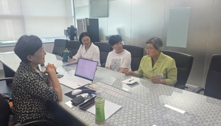 최순자 경기도의원,  여성가족평생교육위원회 소속과 경기도의회 더불어민주당여성의원협의체 돌봄분과장으로 여성 문제에도 큰 관심