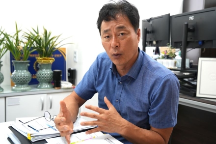 [사설] 가평의 쓰레기 대란을 막아낸 사람들, 그리고 이 사람