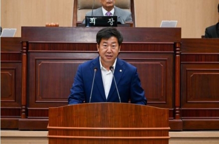 “일단 늘리고 다시 고치나”…윤재구 의원, 연천군 조직개편에 제동