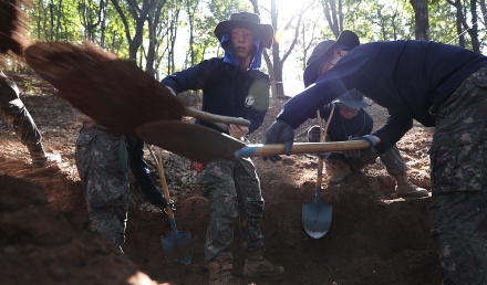 “선배 전우의 흔적을 찾아 70여 년 전 전장으로”