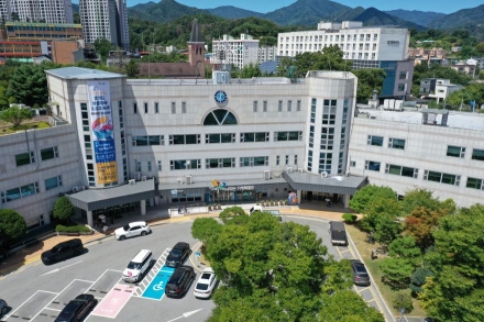 군민 세금을 ‘숙주’로...이권 챙기는 기자인가, 업자인가, "군민 세금은 때가 되면 돈이 나오는 ‘자동인출기?'"