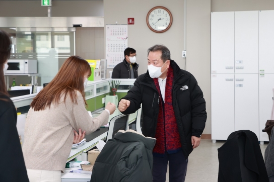 조광한 남양주시장, 설 연휴 보건소 직원 격려 방문