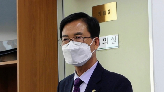 [단독]최춘식 의원 "다음주, 공개답변으로 한방에 정리한다"