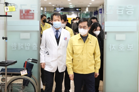 경기도, 비상진료 중인 경기도의료원에 재난관리기금 11억 원 긴급 지원