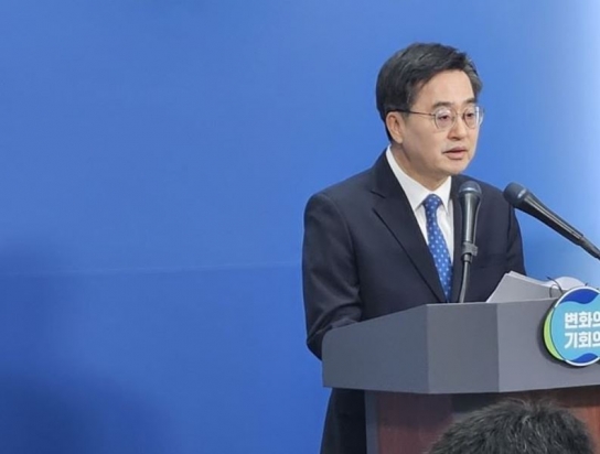 김동연 경기지사 "총선에서 ‘민주당 심판?".."소가 웃을 일"