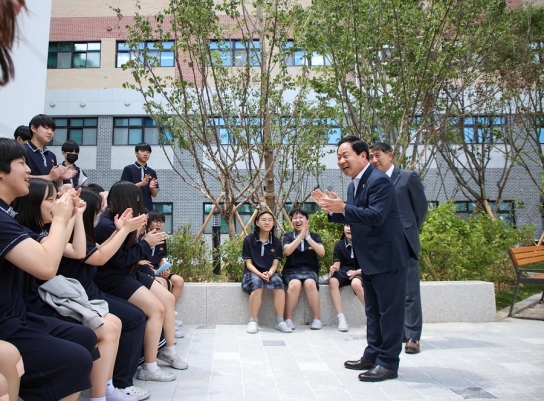 주광덕 남양주시장, 퇴계원 ‘그린스마트 갤러리 스쿨’ 준공식 참석