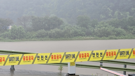 [비 피해 종합] 경기북부 ‘양동이로 퍼붓듯 쏟아져’...경원선 한때 중단