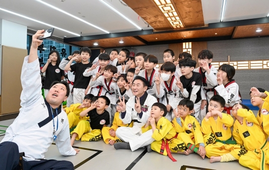 김동근 의정부시장, 태권도장에서 어린이들과 소통의 시간 가져