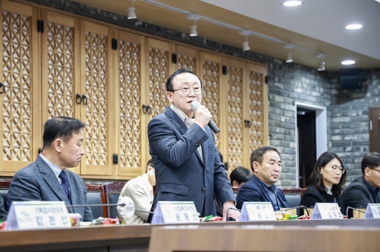연천군, 역대 군수 및 의장 간담회 개최