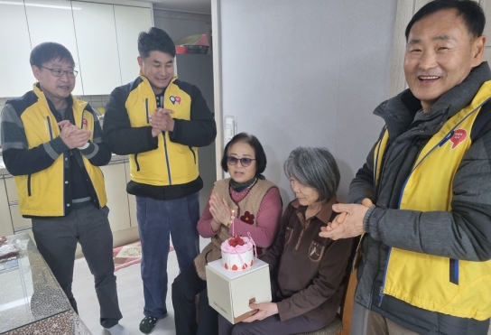 전곡읍지역사회보장협의체, 고위험 가구 일촌맺기 대상자 생일 케이크 지원