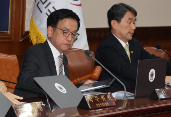 정부, 조건부로 내년 의대 3058명 회귀키로...尹참모 "헌재 판결뒤 결정하자" 반대했지만