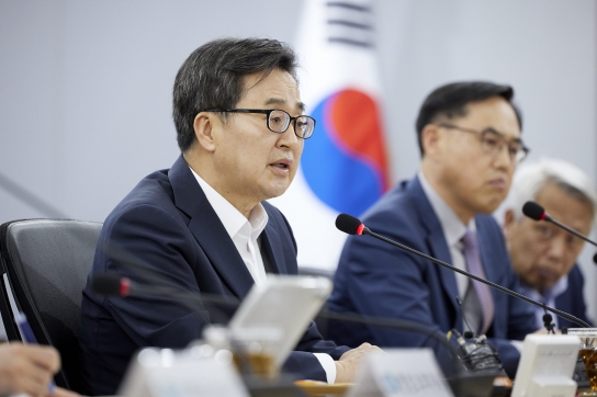 김동연, 복귀 후 첫 일정은 도정점검회의 “민생추경 시급. 6월 회기에 꼭 처리할 수 있도록 도의회와 협의” 당부