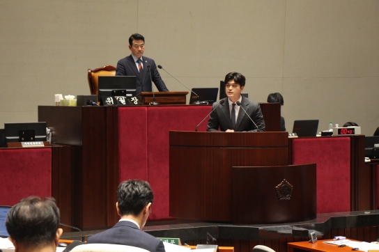 예결위서 김용태가 쏘아 올린 ‘산불진화용 소화탄’… 초강풍도 뚫는다