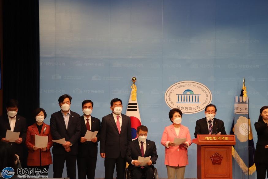 기자회견사진02.jpg