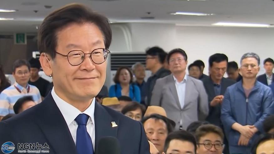 취재현장_1.00_02_01_20.스틸 003.jpg