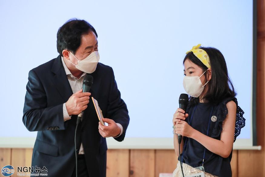 (0805)[미래인재과]주광덕 남양주시장, 「남양주 영화제작 꿈의학교」 초청 강연(사진3).JPG