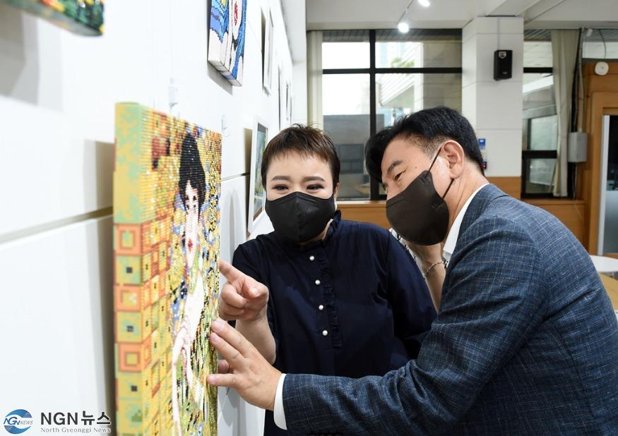 노인장애인과(의정부시청, 발달장애인 공예·미술작품 전시회 개최)4.JPG