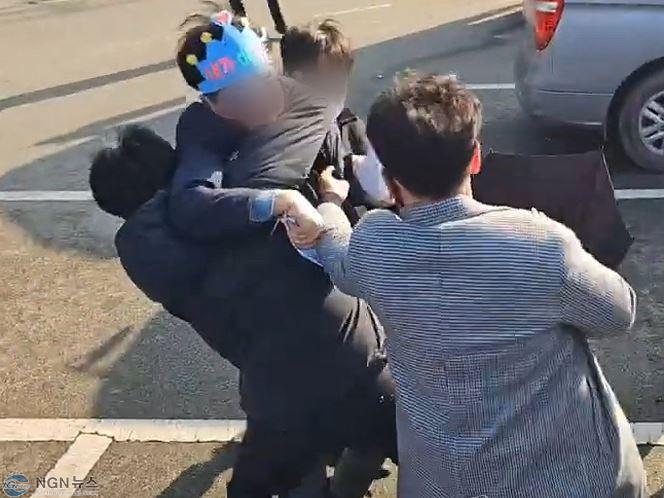 이재명 피습자 김 씨.JPG