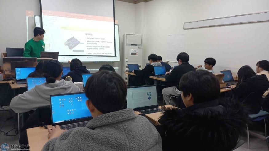 3 포천시청소년교육문화센터 청소년방과후아카데미, 디지털 역량 활동 운영.jpg