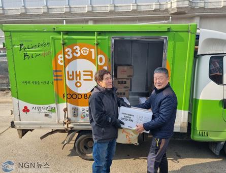 연천푸드뱅크, 이마트‘신선한 식탁’친환경 농산물꾸러미 배분.jpg
