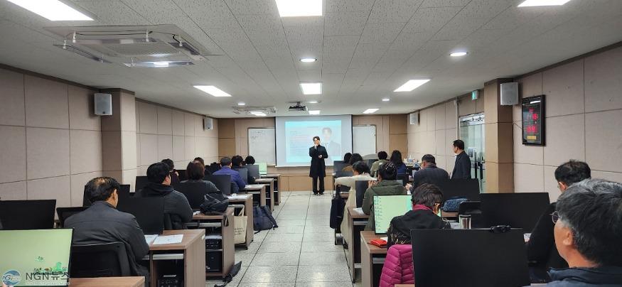 (사진)3. 연천군, 유튜브 채널 활용 농산물 마케팅 교육.jpg