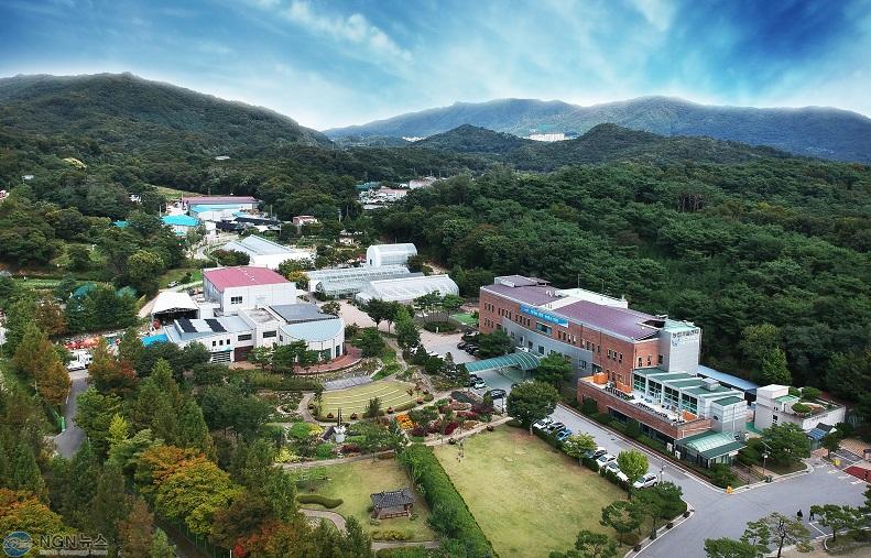 (0321)[농업기술과]남양주시, 화상병 확산 방지에 총력...과수화상병 방제약제 공급(농업기술센터 전경).jpg