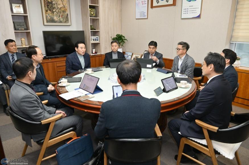 1-2 포천시, 경기도와 정책간담회 개최...정책 현안사항 및 건의사항 논의.JPG